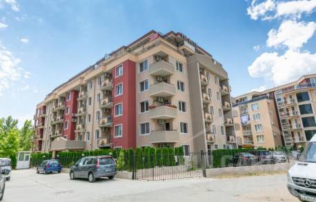 Голямо студио, разделено на две стаи - Снимка 1