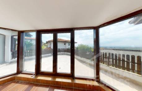 Самостоятелна къща с плувен басейн на 2 км от морето - Снимка 5