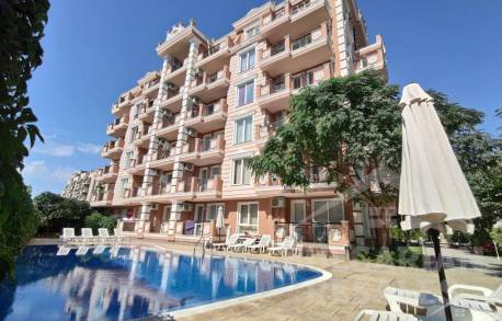 Светлая студия с чистовой отделкой в 