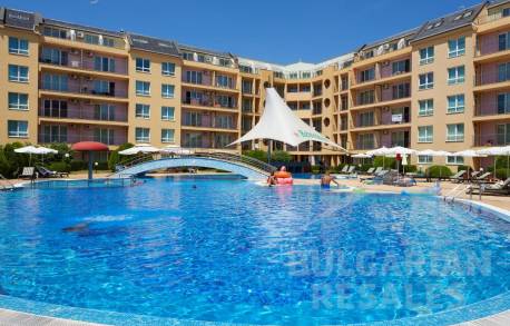 Просторный апартамент с красивым видом на территорию комплекса - Фото 12