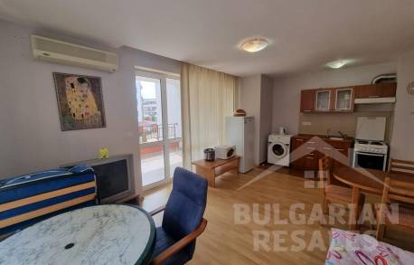 Просторен апартамент на брега на морето с голяма тераса - Снимка 2