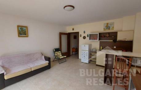 Просторен апартамент в Свети Влас на 5 минути от плажа - Снимка 2