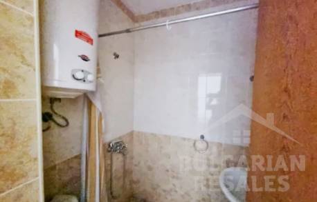 Просторен апартамент с две спални в затворен комплекс - Снимка 9