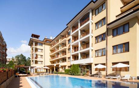 Просторная квартира в хорошем районе курорта Солнечный берег - Фото1