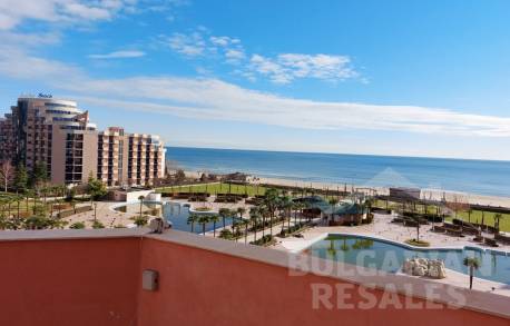 Изглед към морето, апартамент в комплекс Majestic - Снимка 1