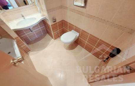 Изглед към морето, апартамент в комплекс Majestic - Снимка 11