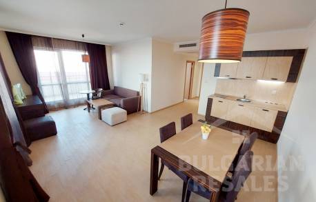 Изглед към морето, апартамент в комплекс Majestic - Снимка 5