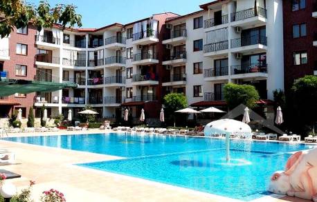 Просторный апартамент с видом на бассейн в Аполоне 7 - Фото3