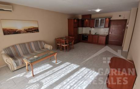 Апартамент на първа линия до парка и морето  - Снимка 8