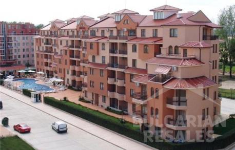 Апартамент в добър район на курорта в комплекс Cassandra - Снимка 1