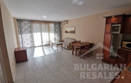 Апартамент на първа линия до парка и морето  - Снимка 2