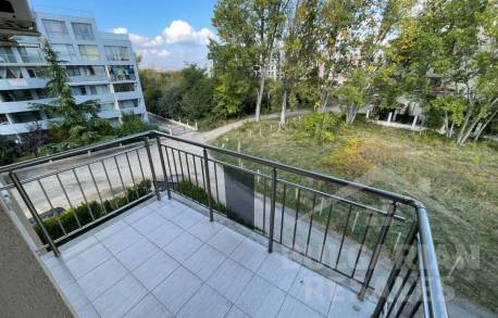 Studio z widokiem na park w świetnej okolicy - Фото6