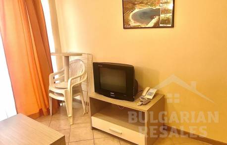 Купить квартиру в комплексе Royal Sun с видом на бассейн - Фото8