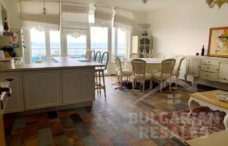 Luksusowe mieszkanie z dwiema sypialniami na 1 linii - Фото1