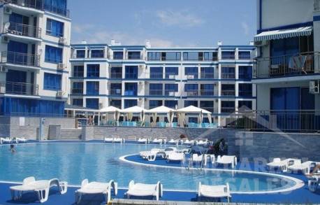 Апартамент с видом на бассейн и море в Blue Bay Palace - Фото12