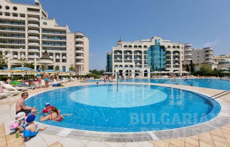 Закупете апартамент в луксозния комплекс Сънсет Ризорт - Снимка 1