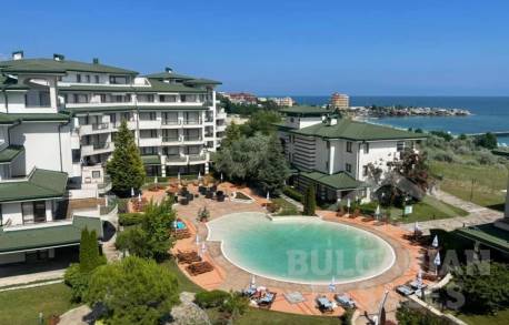 Luxury real estate in a complex with an indoor swimming pool - Photo 13