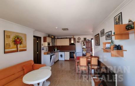 Апартамент в комплекс с луксозен терен - Снимка 3