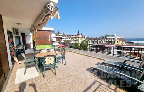 Прекрасен пентхаус на брега на морето - Снимка 12