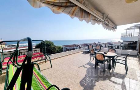 Прекрасен пентхаус на брега на морето - Снимка 1