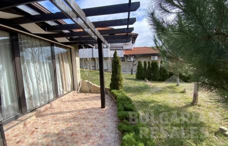 Луксозна вила с 4 спални в комплекса - Снимка 16