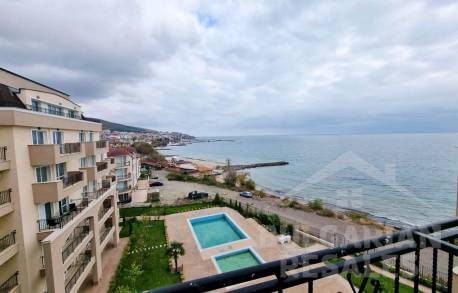 Nowy apartament z widokiem na morze na pierwszej linii - Фото1