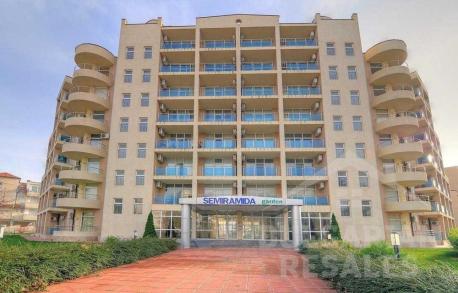 Large apartment in the complex Semiramida Garden - Photo 1