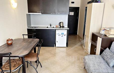 Студио в центъра на курорта - Снимка 1