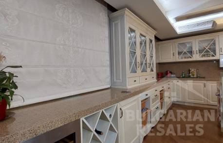 Къща с басейн в елитно вилно селище в България - Снимка 6