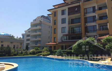 Studio on the parterre with a large terrace in a good location - Photo 1