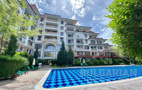 Апартамент с 2 спални в Несебър с подземен паркинг - Снимка 1