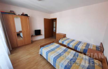 Трехкомнатный апартамент на 1 линии  - Фото9