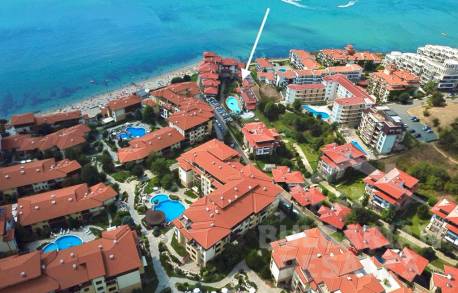 First line, apartment with furniture and appliances - Photo 1