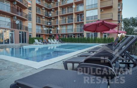 Apartment with a view of the pool in Sunny View South - Photo 8