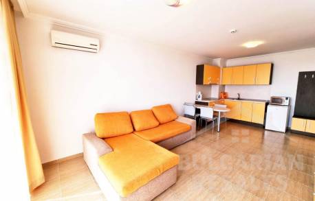 Апартамент с гледка към морето в луксозния комплекс Caprice - Снимка 6