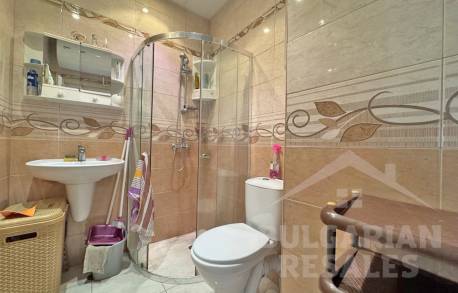 Уютен апартамент с отделна спалня - Снимка 12