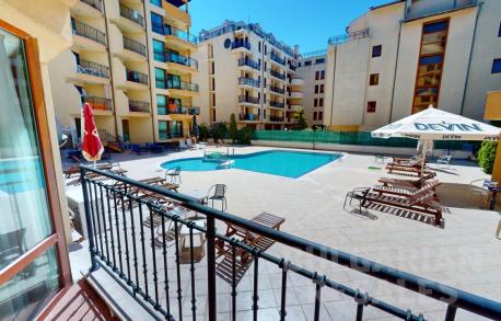 Apartment with separate kitchen and pool view - Photo 15