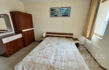 Апартамент с две спални на добра цена в центъра на курорта! - Снимка 2