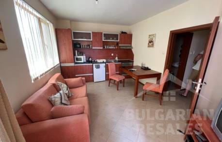 Апартамент в комплекс с ниска такса за поддръжка  - Снимка 1