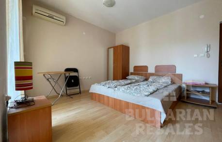 Светлая студия с видом на бассейн в комплексе  - Фото 3