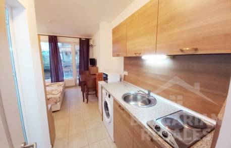 Студио в Свети Влас на 300 метра от плажа - Снимка 4