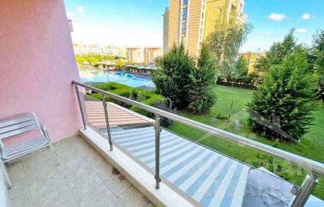 Апартамент в Свети Влас в тих квартал - Снимка 7