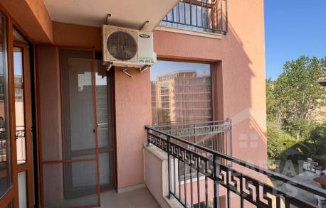 Апартамент с изглед към басейна в малък комплекс „Antares“ - Снимка 6