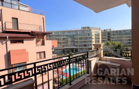 Апартамент с изглед към басейна в малък комплекс „Antares“ - Снимка 7