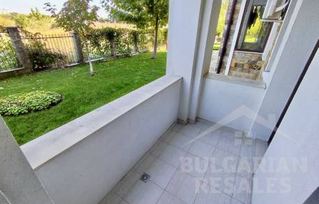 Трехкомнатная квартира с двумя террасами и видом на бассейн - Фото 12