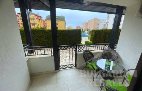 Апартамент в Несебър в комплекс с плувен басейн - Снимка 2