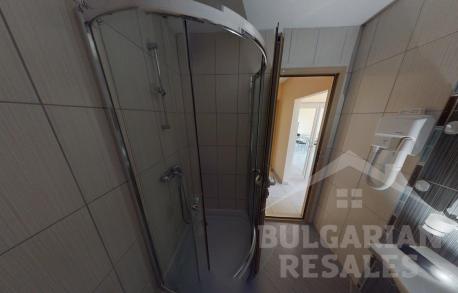 Средният етаж, мебели и техника — апартамент в комплекс „Avalon“ - Снимка 15