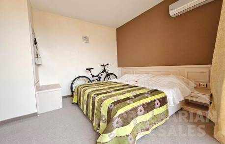 Byt s veľkou terasou, výhľad na bazén! - Фото10