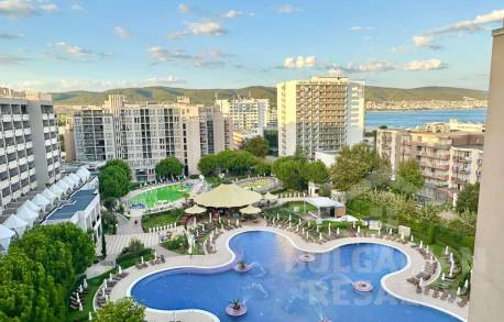 One bedroom apartment with a gorgeous view  - Photo 1