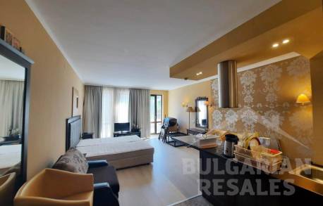 Супер инвестиция! Голямо студио в луксозен комплекс на брега на морето - Снимка 8